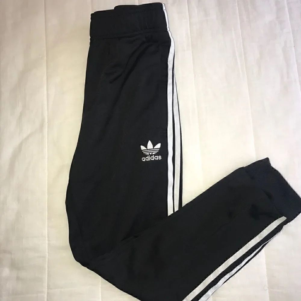 Adidas boys track pants size M 11/12